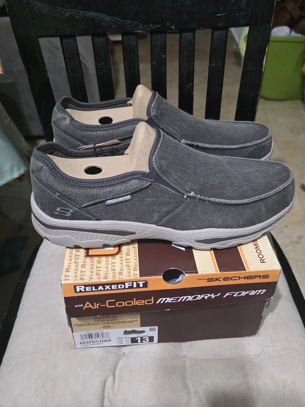 NWT Skechers Men's Relaxed Fit Mens Slip-On Ahoes Charcol Gray Size 13